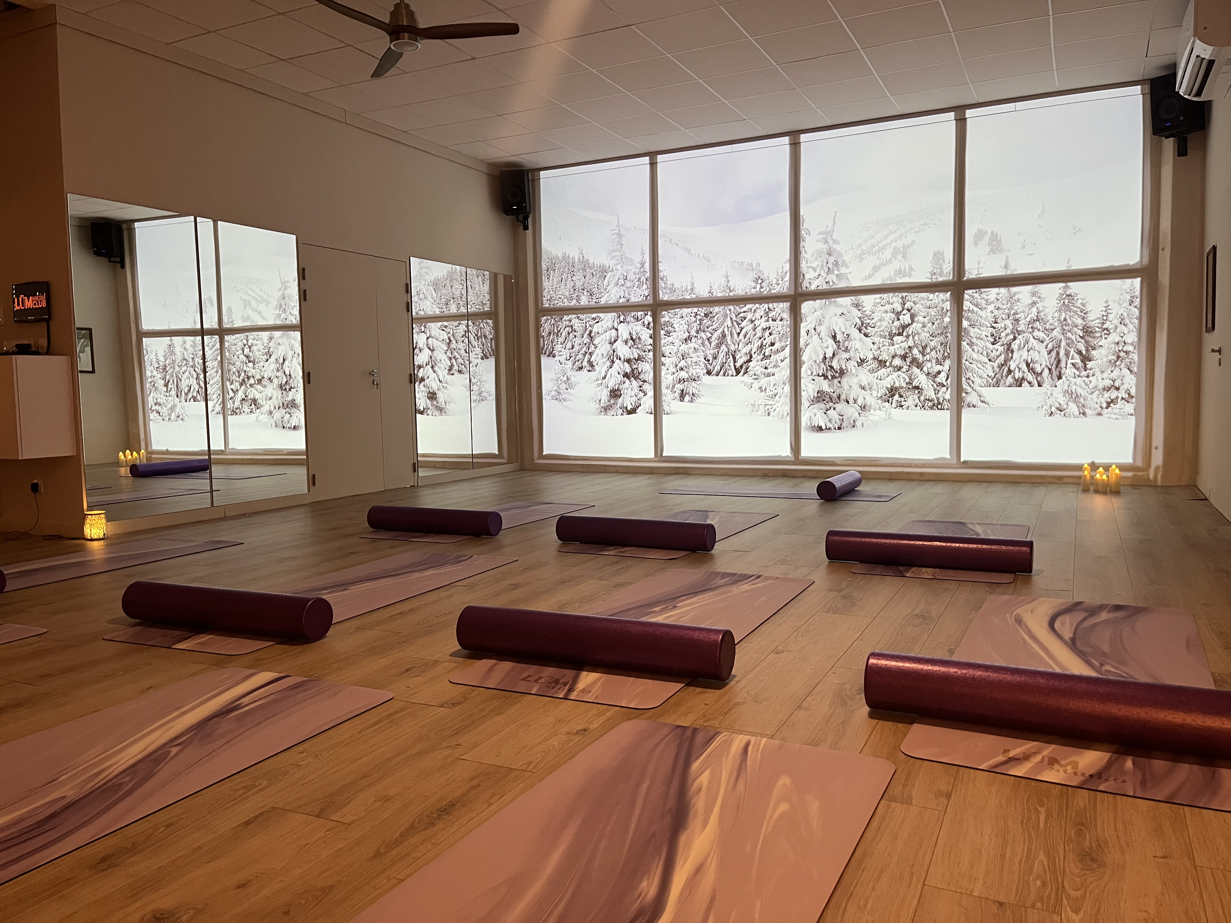 Espace Flow LŪM Grenoble · salle immersive yoga et pilates