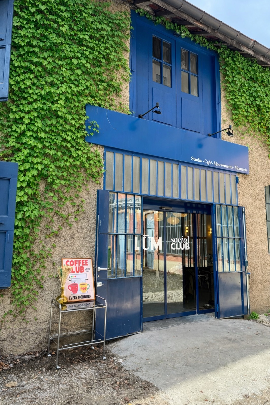 LŪM Social Club — vue extérieure